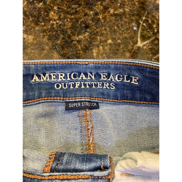 American Eagle Super Stretch Denim Miniskirt Distressed Medium Wash Size 2 - EUC - Picture 6 of 9